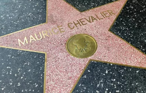 331_maurice-chevalier-un-canotier-a-hollywood-CNECU062879M_COVER169-4 - ok